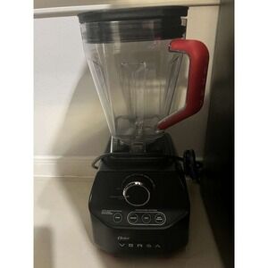 PREOWNED Oster Versa Pro 1400W Blender